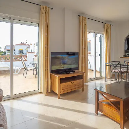 Апартаменти Chimenea Нерха